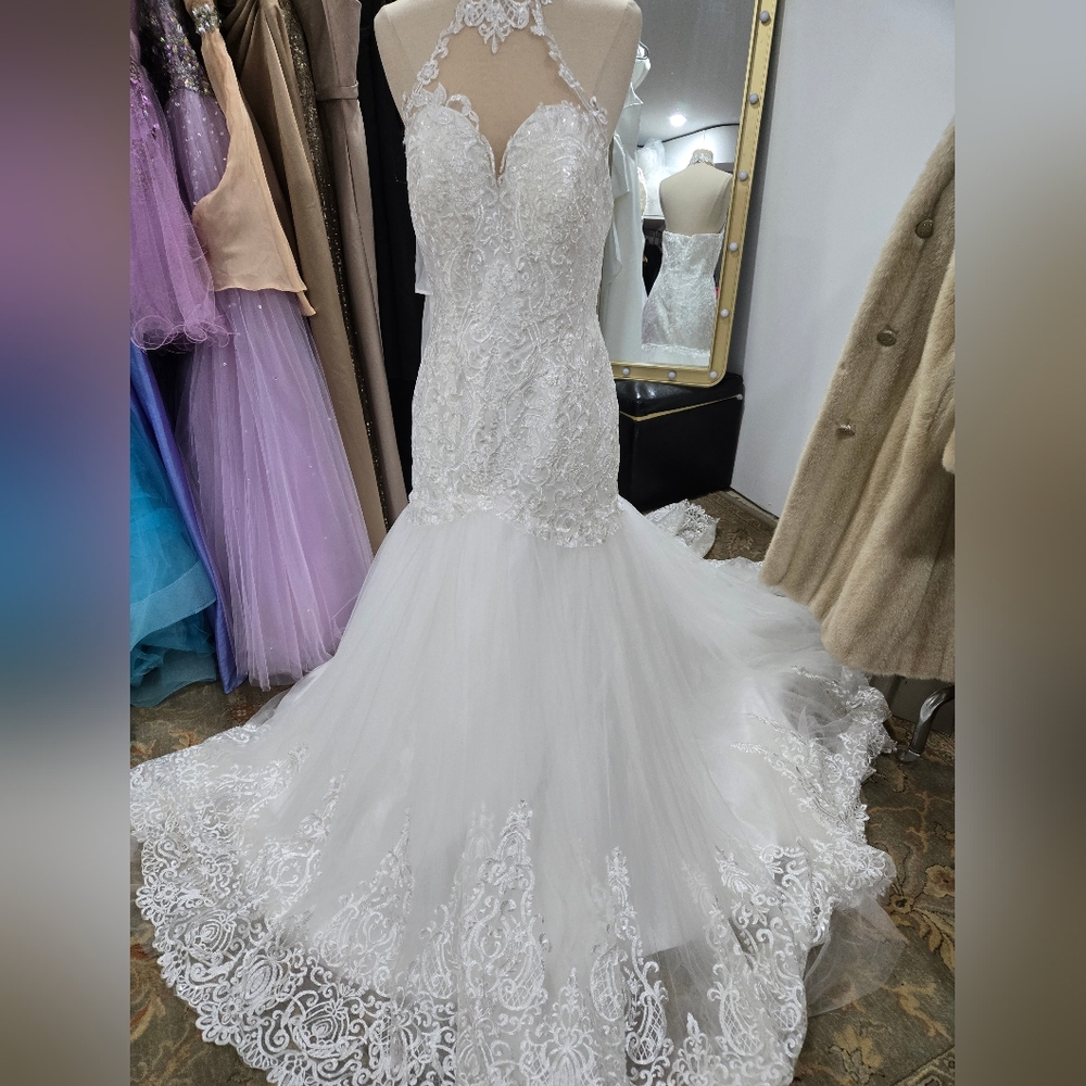 Lace Halter Mermaid Bridal Gown in White